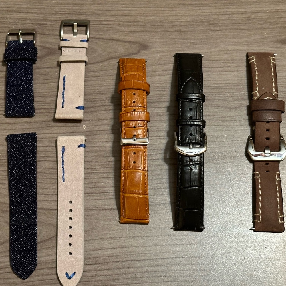 Lot of 5 watch bands - 22mm
